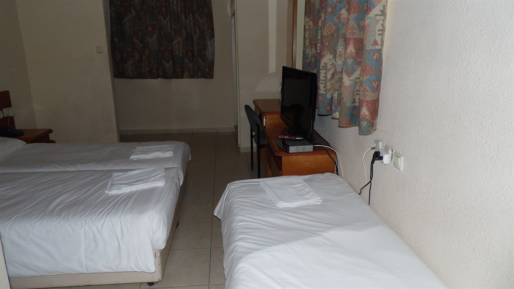 Kikar Boutique Hotel Netanja Buitenkant foto